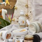 soothing-almond-milk-honey-ultimate-gift-bag-jpg-495-sek-435-dkk.